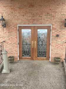 1612 Gardiner Ln #203 Louisville, KY 40205