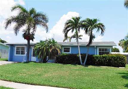 905 SE 15th St Deerfield Beach, FL 33441