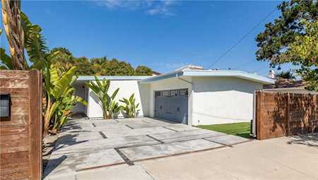 113 S Aviation Blvd Manhattan Beach, CA 90266