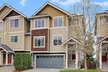 517 Pilchuck Path Everett, WA 98201