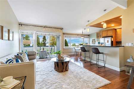 6714 Lake Washington Blvd NE #4 Kirkland, WA 98033
