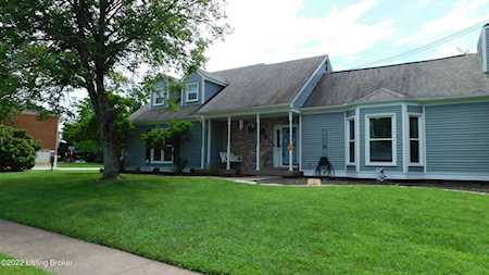 804 Thorpe Dr Louisville, KY 40243