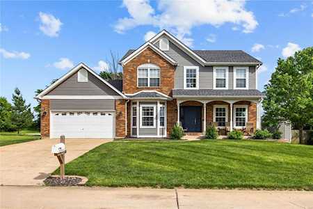 2 Autumnwood Dr Moscow Mills, MO 63362