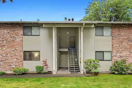 1607 149th Place SE #2 Bellevue, WA 98007