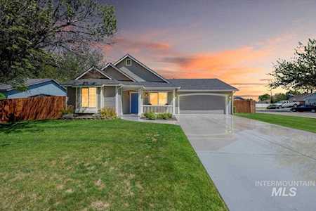 2835 N Old Stone Way Meridian, ID 83646