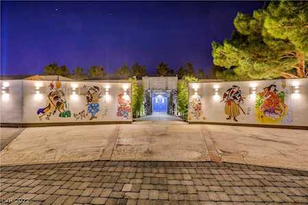 6325 Darby Ave Las Vegas, NV 89146