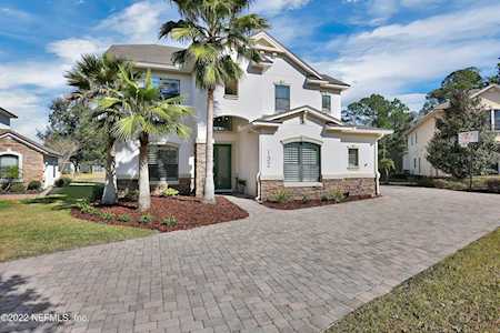 132 Dumont Pl St Johns, FL 32259