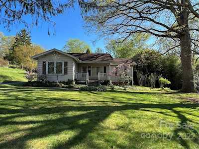 17 Wentworth Ave Asheville, NC 28803
