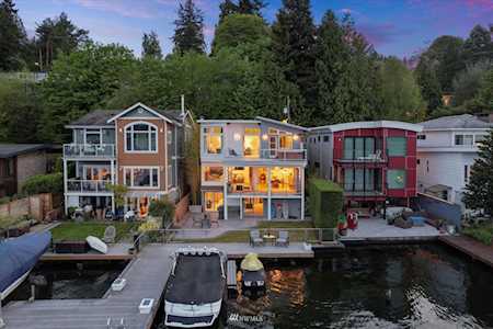 11008 Riviera Place NE Seattle, WA 98125