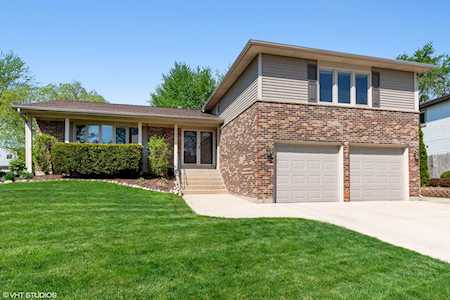 4230 N Sturbridge Dr Hoffman Estates, IL 60192