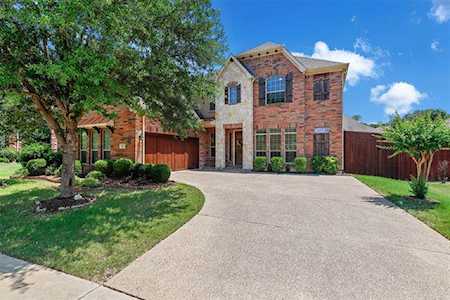 1808 Las Luna Lane Arlington, TX 76012
