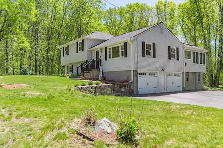 19 Colonial Drive Dracut, MA 01826