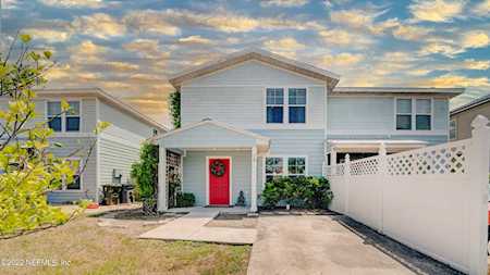 72 10th St Atlantic Beach, FL 32233