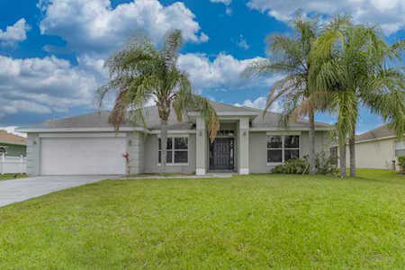 561 SE Damask Avenue Port Saint Lucie, FL 34953