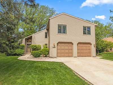 8412 Autumn Dr Woodridge, IL 60517