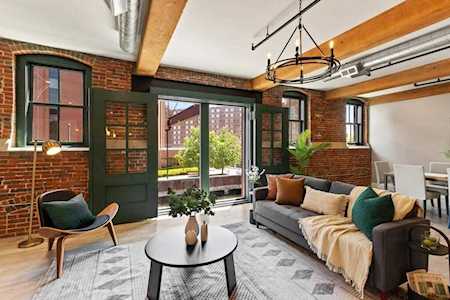 17 Kearney Sq #204 Lowell, MA 01852