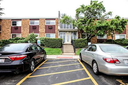1313 S Rebecca Rd #204 Lombard, IL 60148