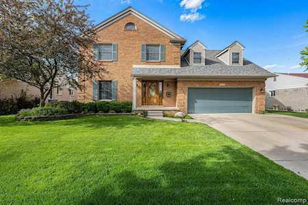 26250 Morton St Dearborn Heights, MI 48127