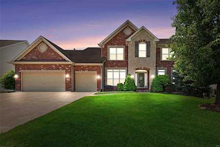 68 Red Stone Ct Ofallon, MO 63368