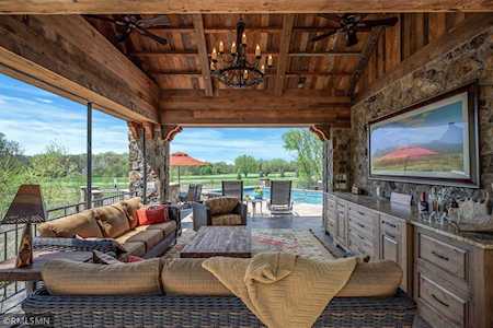 19 Lacosta Drive Dellwood, MN 55110