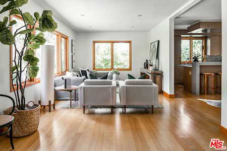 9616 Highland Gorge Dr Beverly Hills, CA 90210