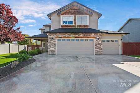 988 N Island Park Ave Star, ID 83669