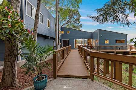 12560 42nd Ave NE Seattle, WA 98125