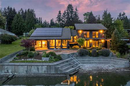 9707 SW Quartermaster Drive Vashon, WA 98070