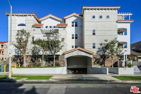 4733 Elmwood Ave Los Angeles, CA 90004