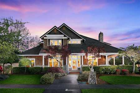 1121 N Sunset Ct Tacoma, WA 98406