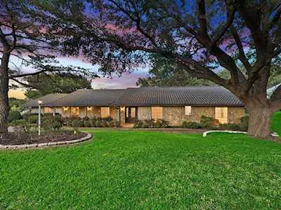 413 Oakmont Lane N Fort Worth, TX 76112