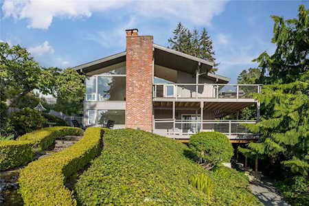 19827 10th Ave NW Shoreline, WA 98177