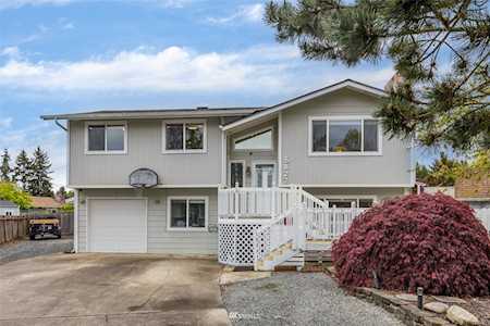 5827 65th Ave NE Marysville, WA 98270