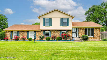 7214 Ben Franklin Ct Louisville, KY 40214