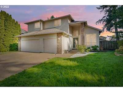 283 NE Kirra St Hillsboro, OR 97124