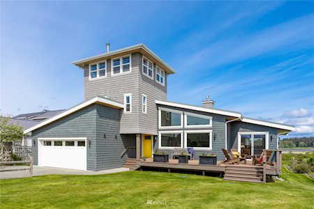 2219 Shore Avenue Freeland, WA 98249
