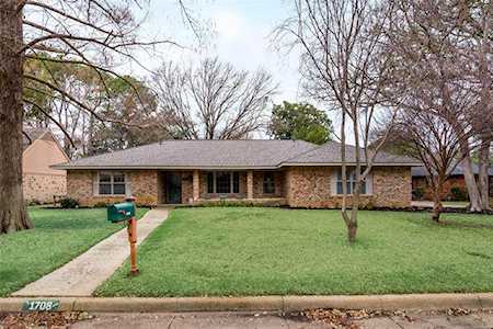 1708 Venetian Circle Arlington, TX 76013