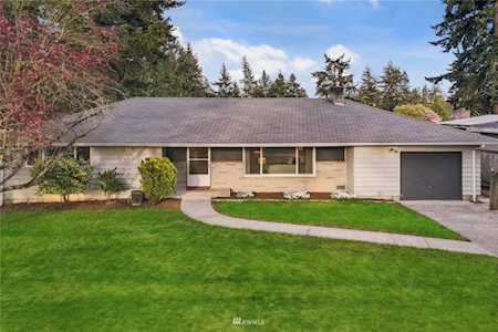 18562 Densmore Ave N Shoreline, WA 98133