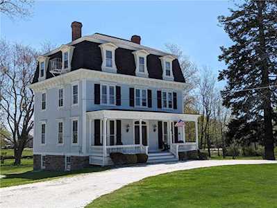 2951 East Main Rd Portsmouth, RI 02871