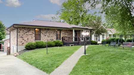 10113 Settlers Crest Ln Louisville, KY 40299