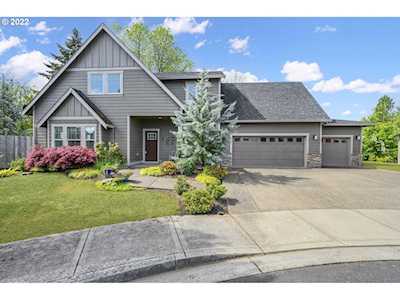 612 E Kennedy Ct Carlton, OR 97111