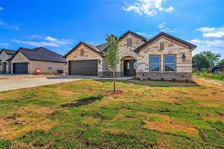 2115 Cole Street Mabank, TX 75147