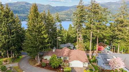 2 Bogey Ln Bellingham, WA 98229