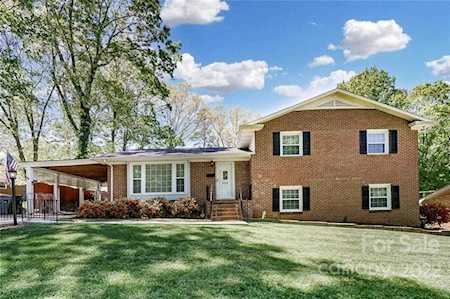 3716 Medallion Dr Charlotte, NC 28205