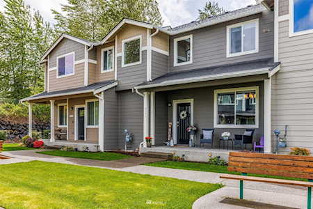 8343 175th St E Puyallup, WA 98375