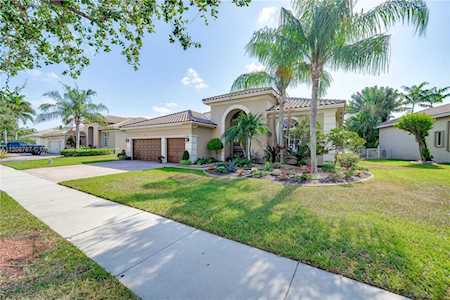 6840 SW 194th Ave Pembroke Pines, FL 33332