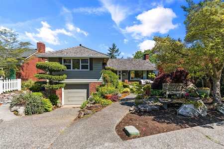 1940 34th Avenue West Seattle, WA 98199