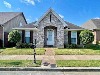 10207 Morning Hill Dr Memphis, TN 38016