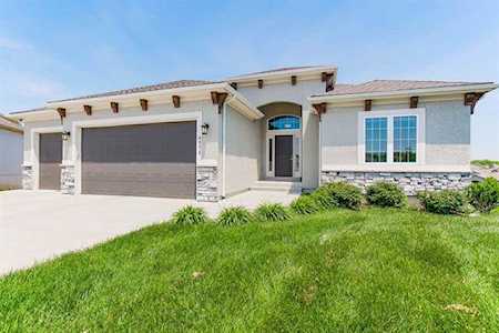 4071 NE Timberlake Ct Lees Summit, MO 64064