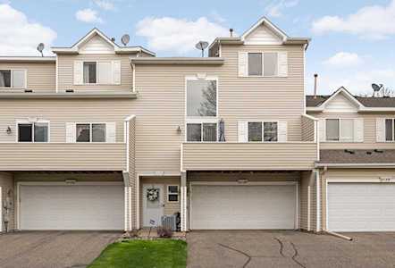 8636 Savanna Oaks Bay #B Woodbury, MN 55125